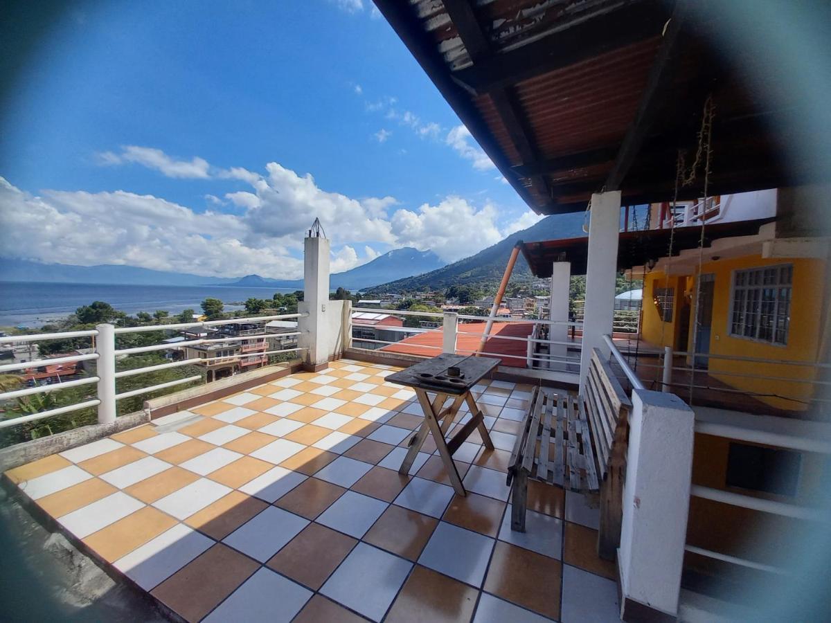 Hotel Peneleu San Pedro La Laguna Buitenkant foto