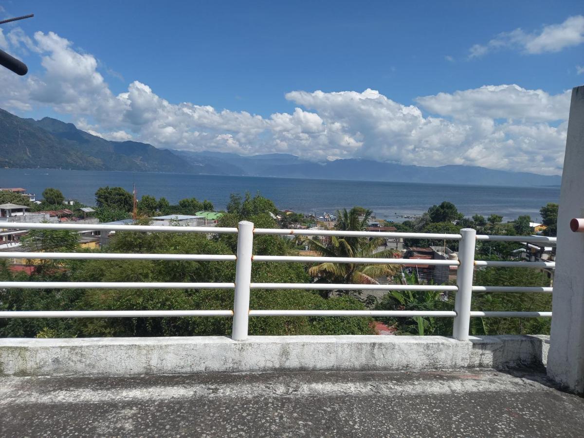 Hotel Peneleu San Pedro La Laguna Buitenkant foto
